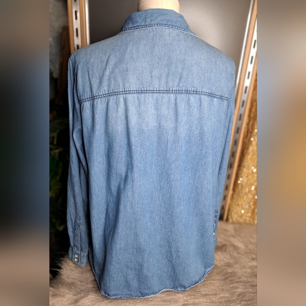 Torrid Chambray Button Down Medium Wash Cotton De… - image 3